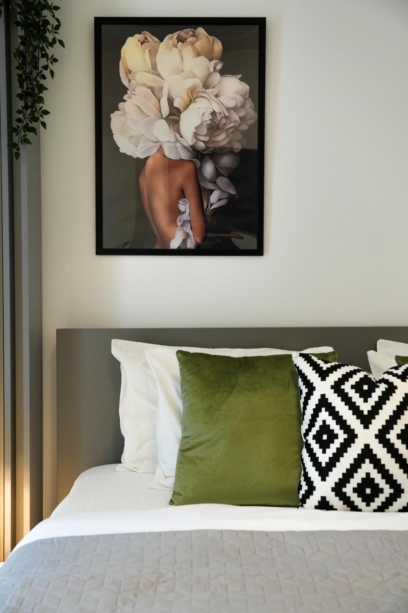 Ana - Cozy & Quiet Apt With Balcony & Garden View บูคาเรสต์ ภายนอก รูปภาพ
